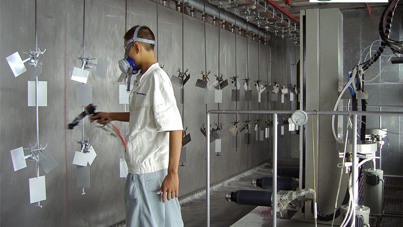 重工业防锈涂料主要通过以下原理实现防锈效果：